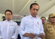 Seorang Pria Dekati Presiden Jokowi, Protes 6 Tahun Tidak Digaji