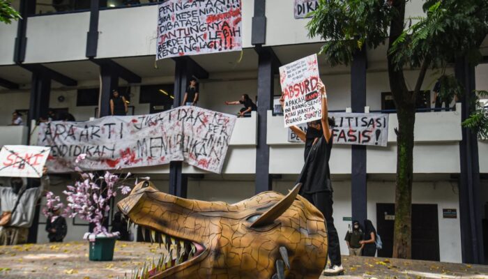 Suara Kecaman Mahasiswa ISBI Bandung Atas Pembatalan ‘Wawancara dengan Mulyono’
